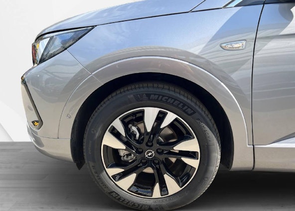 Vehicle image 9 Vehicle image 9