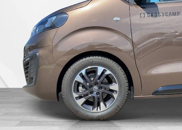 Vehicle image 9 Vehicle image 9