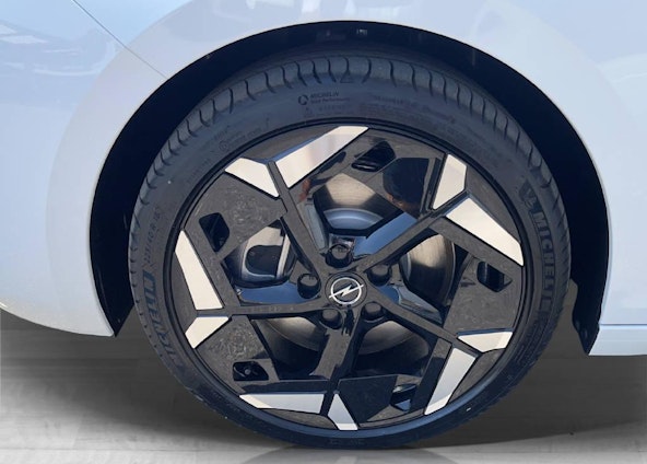 Vehicle image 9 Vehicle image 9