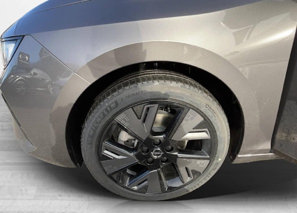 Vehicle image 9 Vehicle image 9