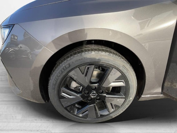 Vehicle image 9 Vehicle image 9