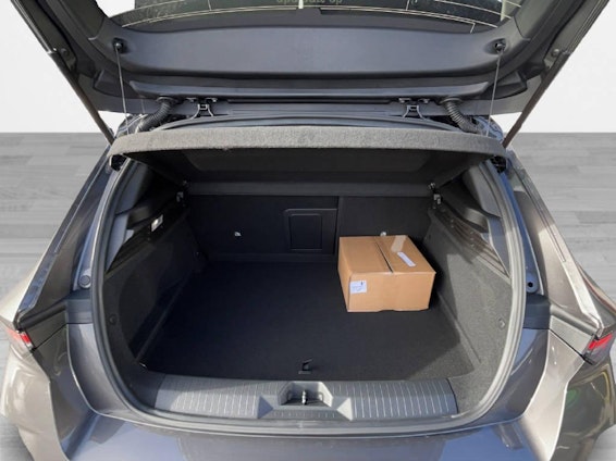 Vehicle image 8 Vehicle image 8