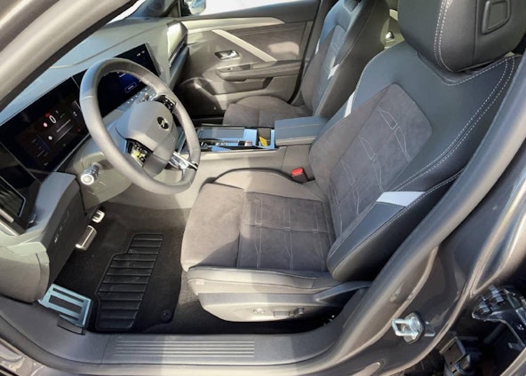 Vehicle image 4 Vehicle image 4