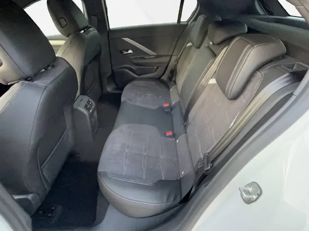 Opel Astra-e Swiss Plus