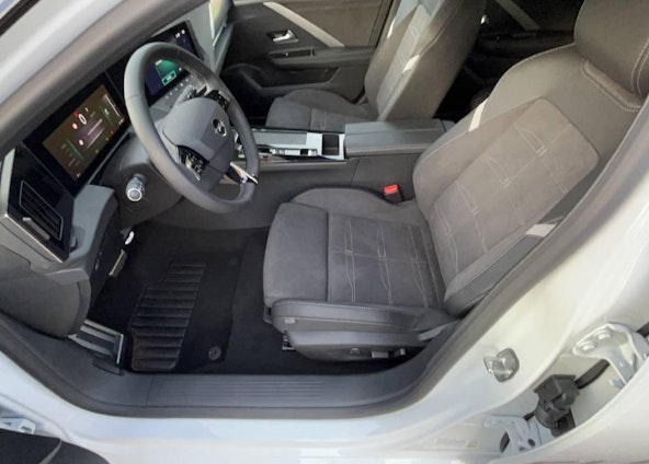 Vehicle image 4 Vehicle image 4