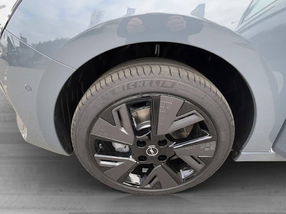 Vehicle image 9 Vehicle image 9