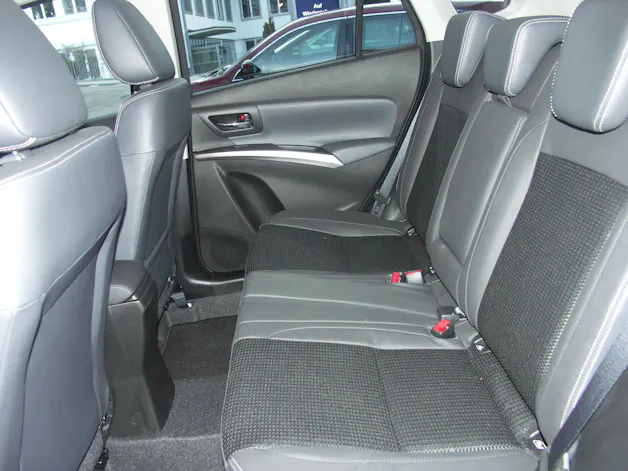 Suzuki S-Cross 1.5 Compact Top Hybrid 4x4