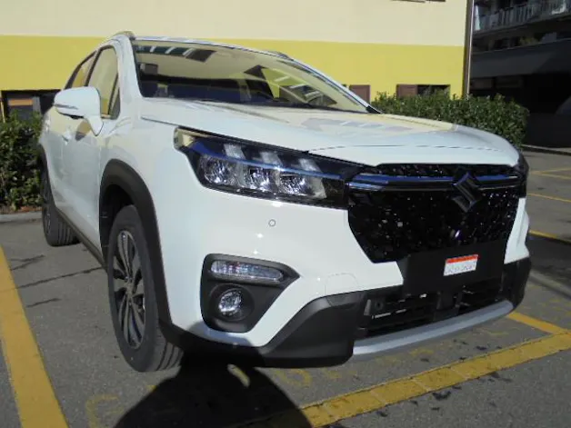 Suzuki S-Cross 1.5 Compact Top Hybrid 4x4