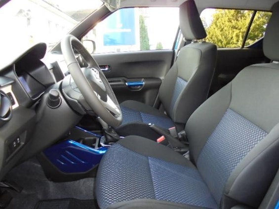 Vehicle image 15