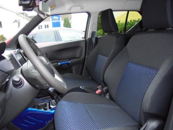 Vehicle image 11