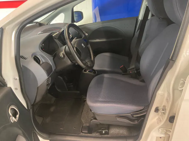 Peugeot i-On Active
