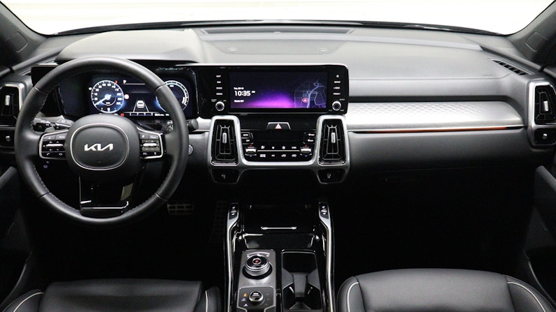 Vehicle image KIA SORENTO