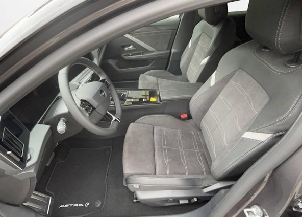 Vehicle image 4 Vehicle image 4