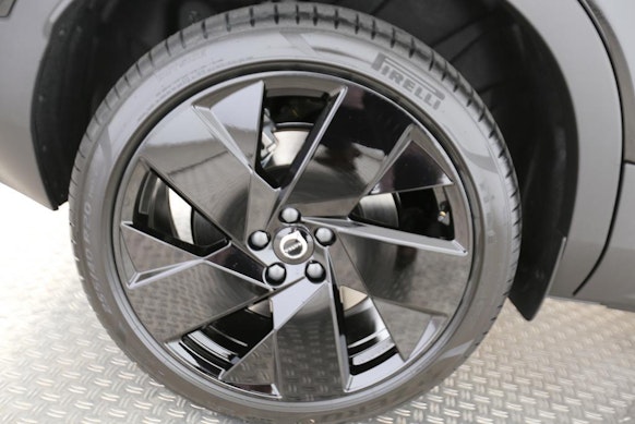 VOLVO EC40 XCENTRIC Black Edition AWD 3