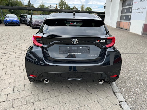 Vehicle image 4 Vehicle image 4