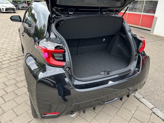 Vehicle image 6 Vehicle image 6