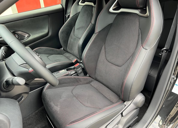 Vehicle image 9 Vehicle image 9