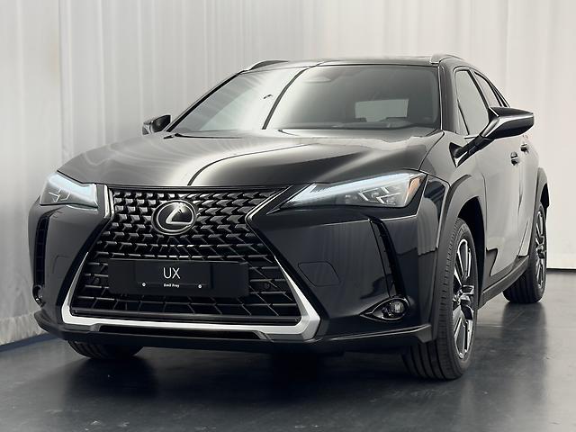 LEXUS UX 300h Comfort: Jetzt Probefahrt buchen!