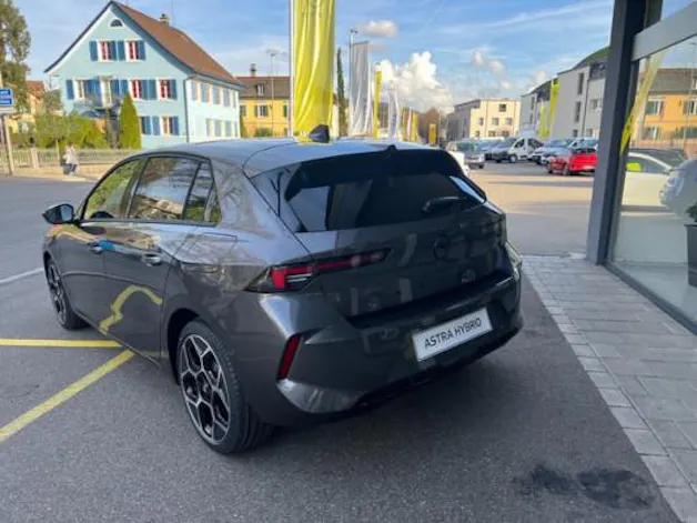 Opel Astra 1.6 PHEV Swiss + A
