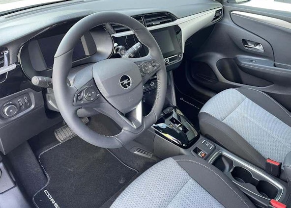 Vehicle image 4 Vehicle image 4