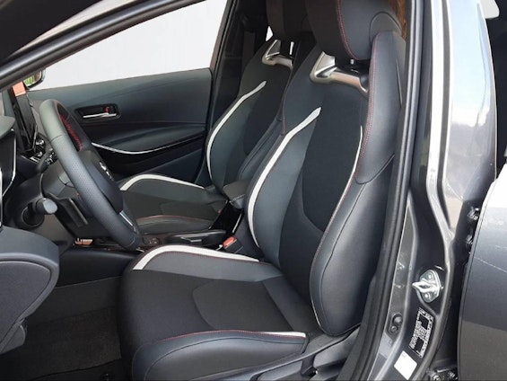 Vehicle image 6 Vehicle image 6