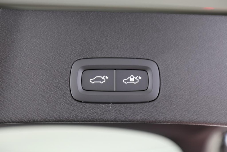 Vehicle image VOLVO C40