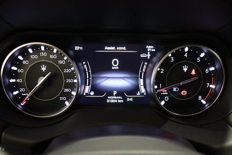 Vehicle image MASERATI LEVANTE