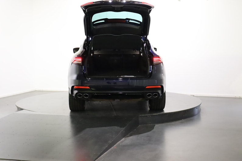 Vehicle image MASERATI LEVANTE