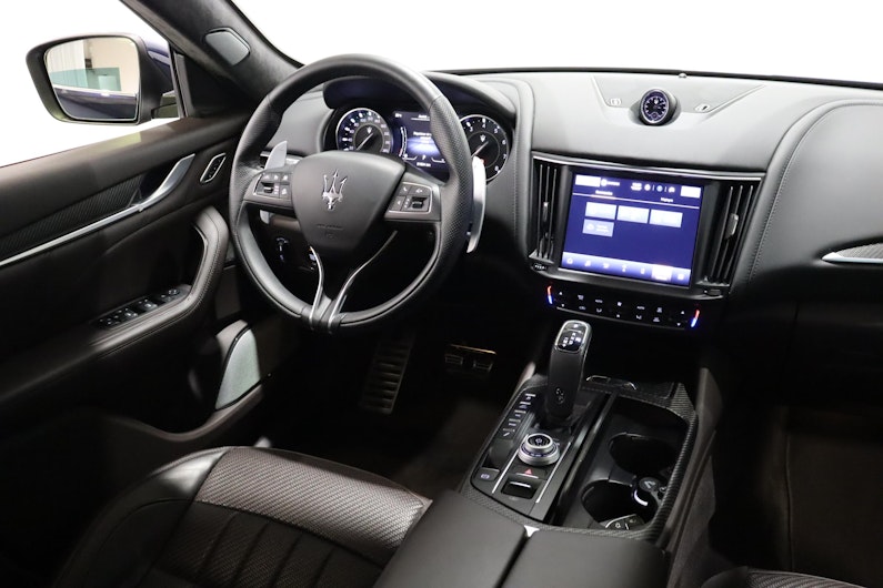 Vehicle image MASERATI LEVANTE