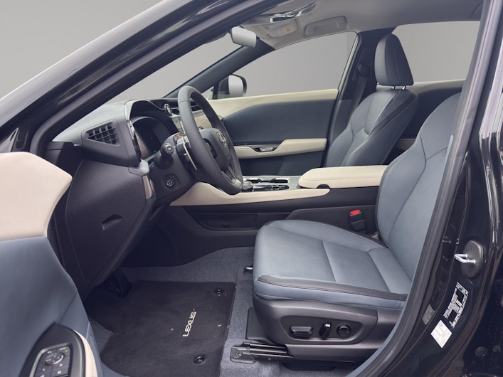 Vehicle image LEXUS RZ