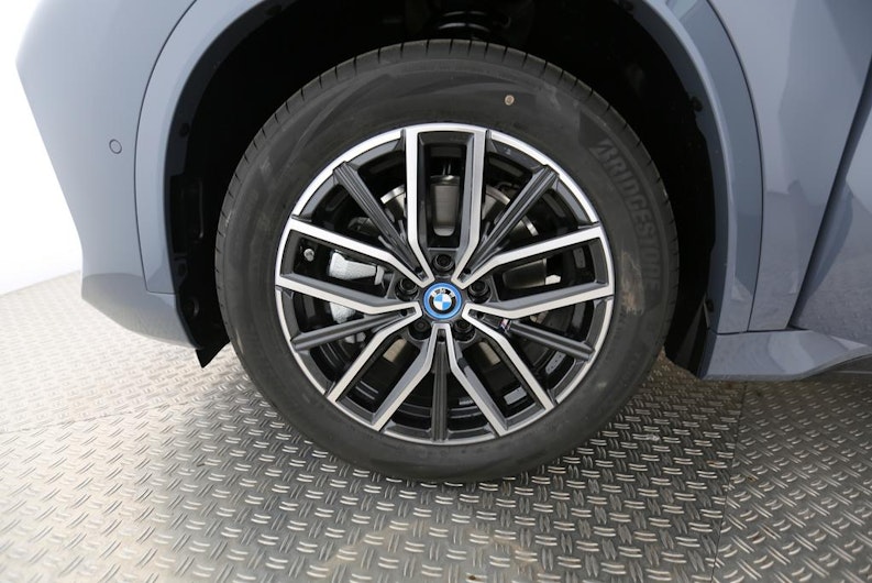 Vehicle image BMW iX1