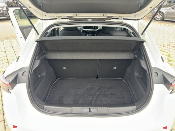 Vehicle image 9 Vehicle image 9