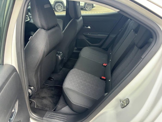 Vehicle image 8 Vehicle image 8