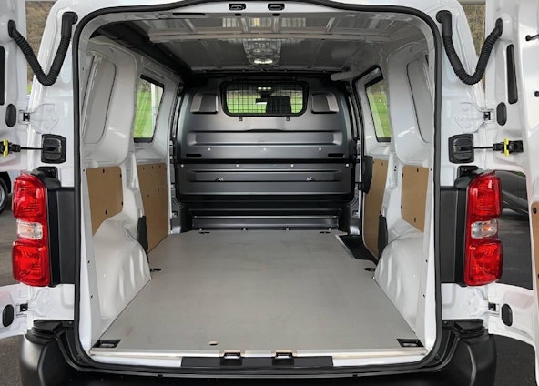 Vehicle image 9 Vehicle image 9