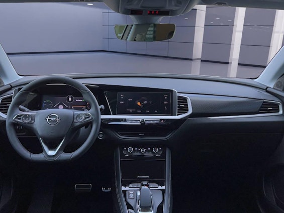 Vehicle image 4 Vehicle image 4