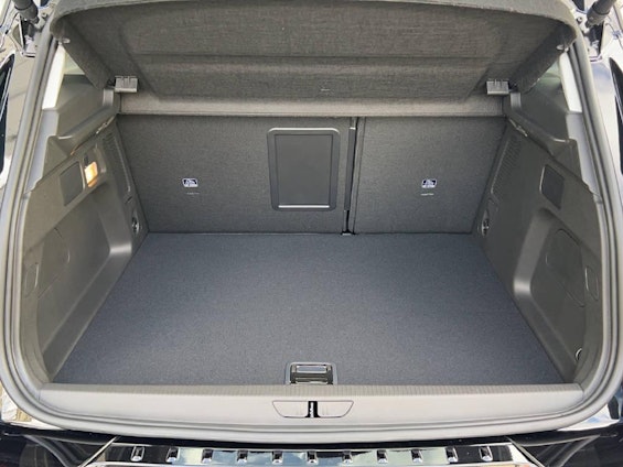 Vehicle image 9 Vehicle image 9