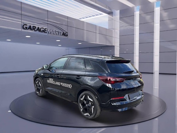 Vehicle image 3 Vehicle image 3