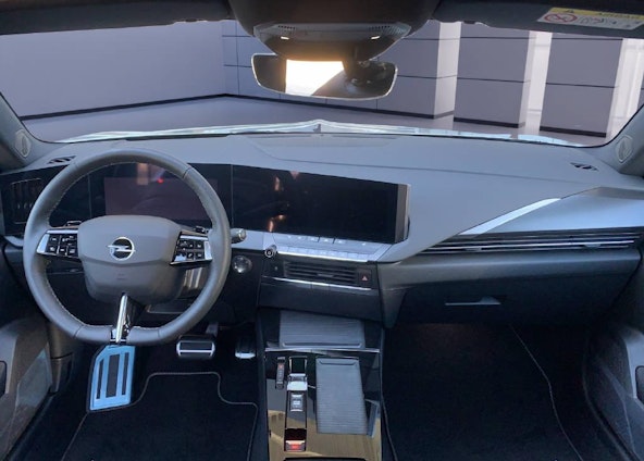 Vehicle image 4 Vehicle image 4