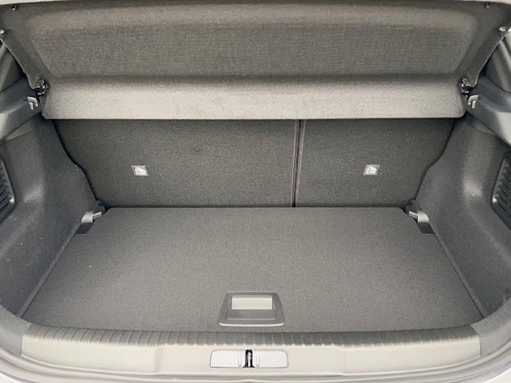 Vehicle image 9 Vehicle image 9