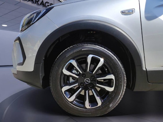 Vehicle image 6 Vehicle image 6