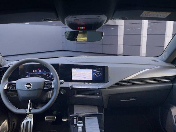 Vehicle image 4 Vehicle image 4