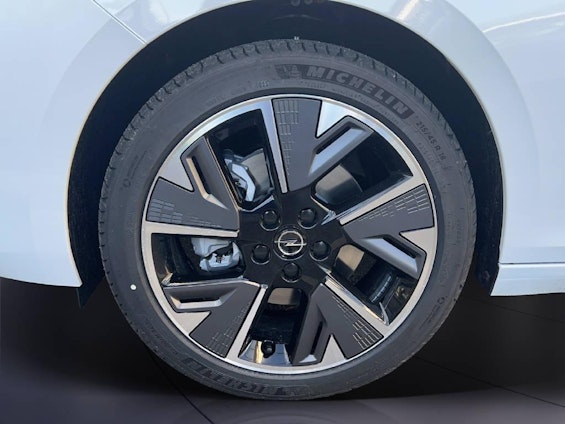 Vehicle image 6 Vehicle image 6