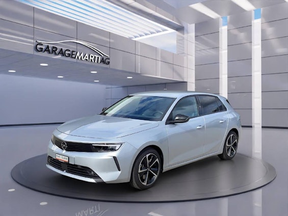 First vehicle image
