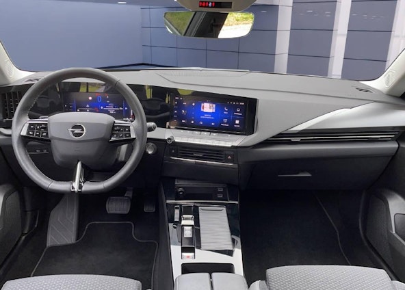 Vehicle image 4 Vehicle image 4