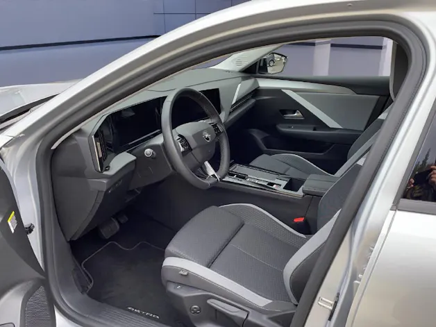 Opel Astra 1.6 T PHEV 180 Swiss