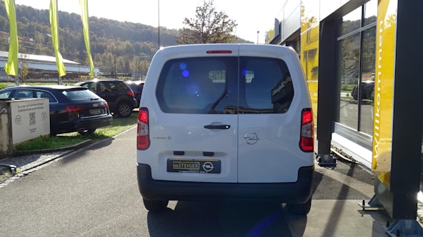 Vehicle image 6 Vehicle image 6