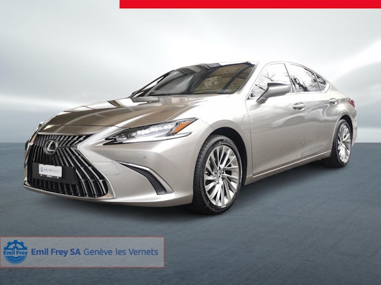 First vehicle image