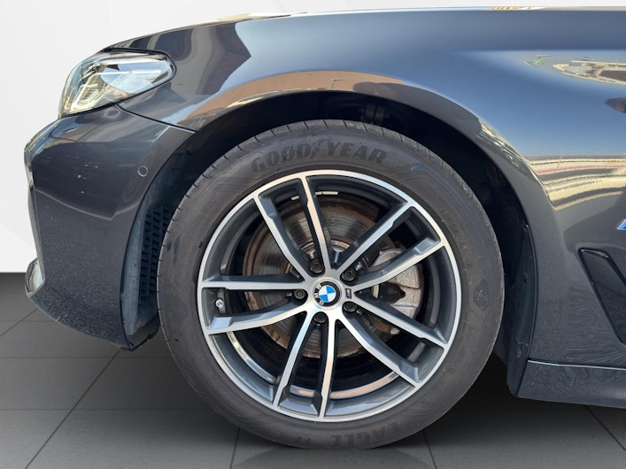 Vehicle image BMW 5 SERIES