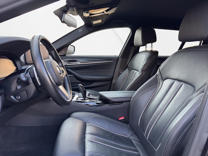 Vehicle image BMW 5 SERIES