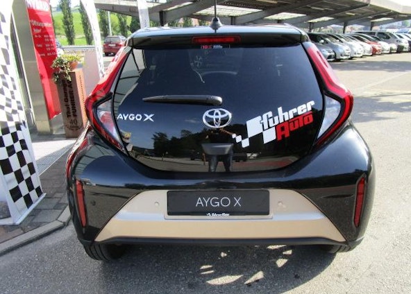 Vehicle image 4 Vehicle image 4